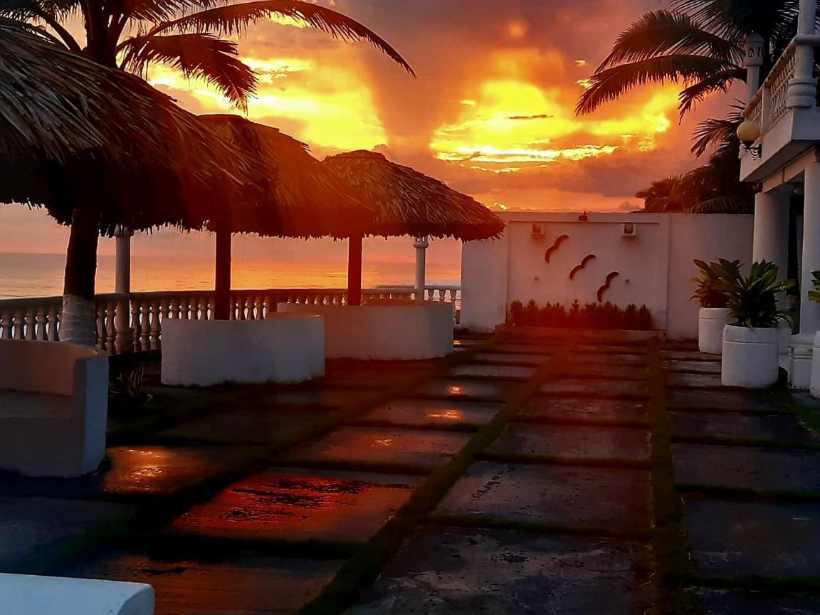 Hotel La Casona Beach El Guayabo Exterior foto
